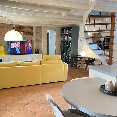 Belle Avec Piscine Et Jacuzzi Rum i privatbostad Alvignac
