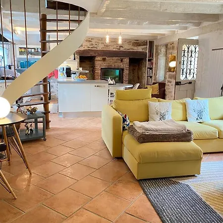 Rum i privatbostad Belle Avec Piscine Et Jacuzzi Alvignac