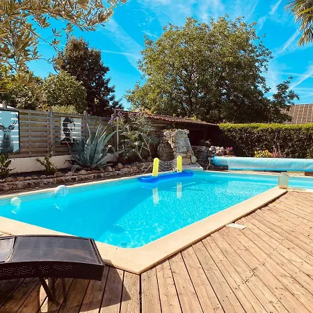 Rum i privatbostad Belle Avec Piscine Et Jacuzzi Alvignac