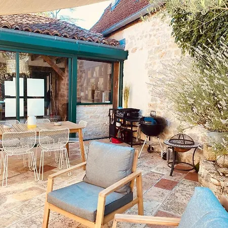 Belle Avec Piscine Et Jacuzzi Rum i privatbostad