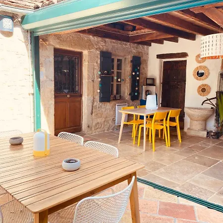 Rum i privatbostad Belle Avec Piscine Et Jacuzzi *